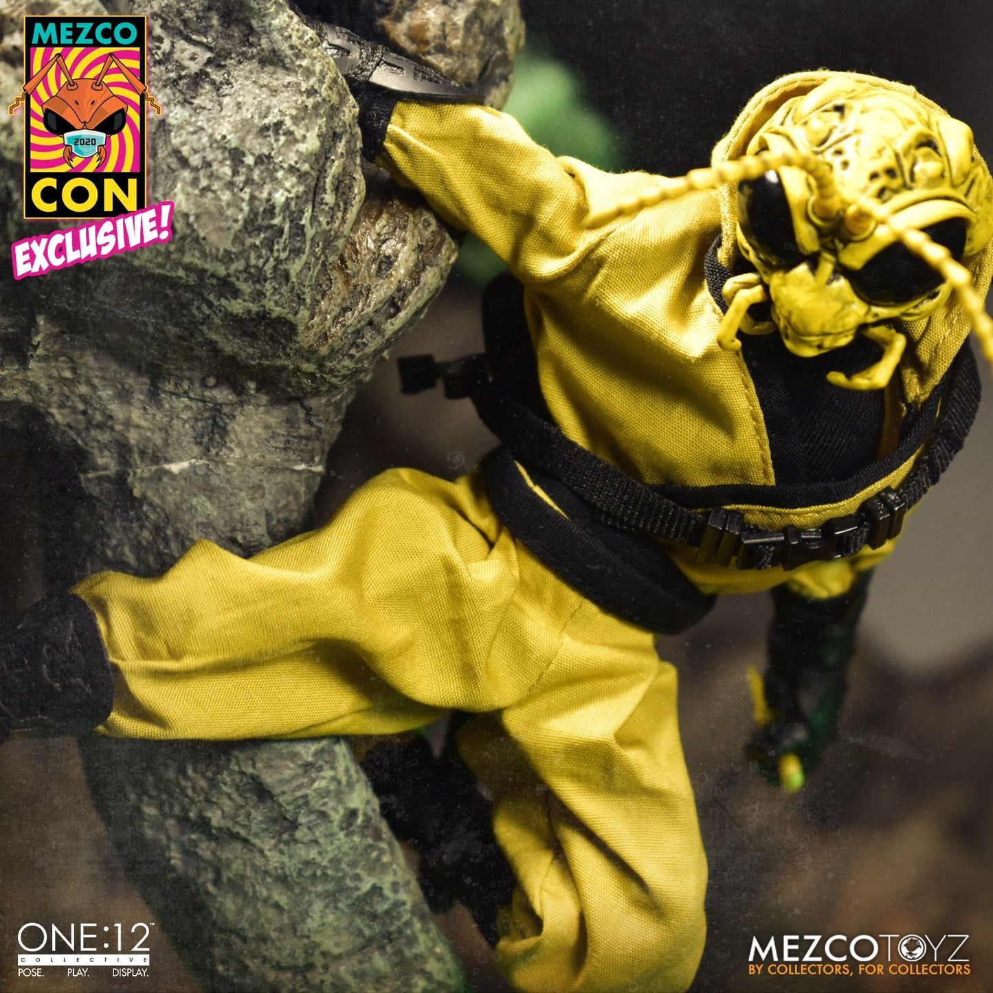 Mezco Con Booth-In-A-Box One:12 Collective Gomez - The Clan of The Golden Dragon Edition XXL Swag Set