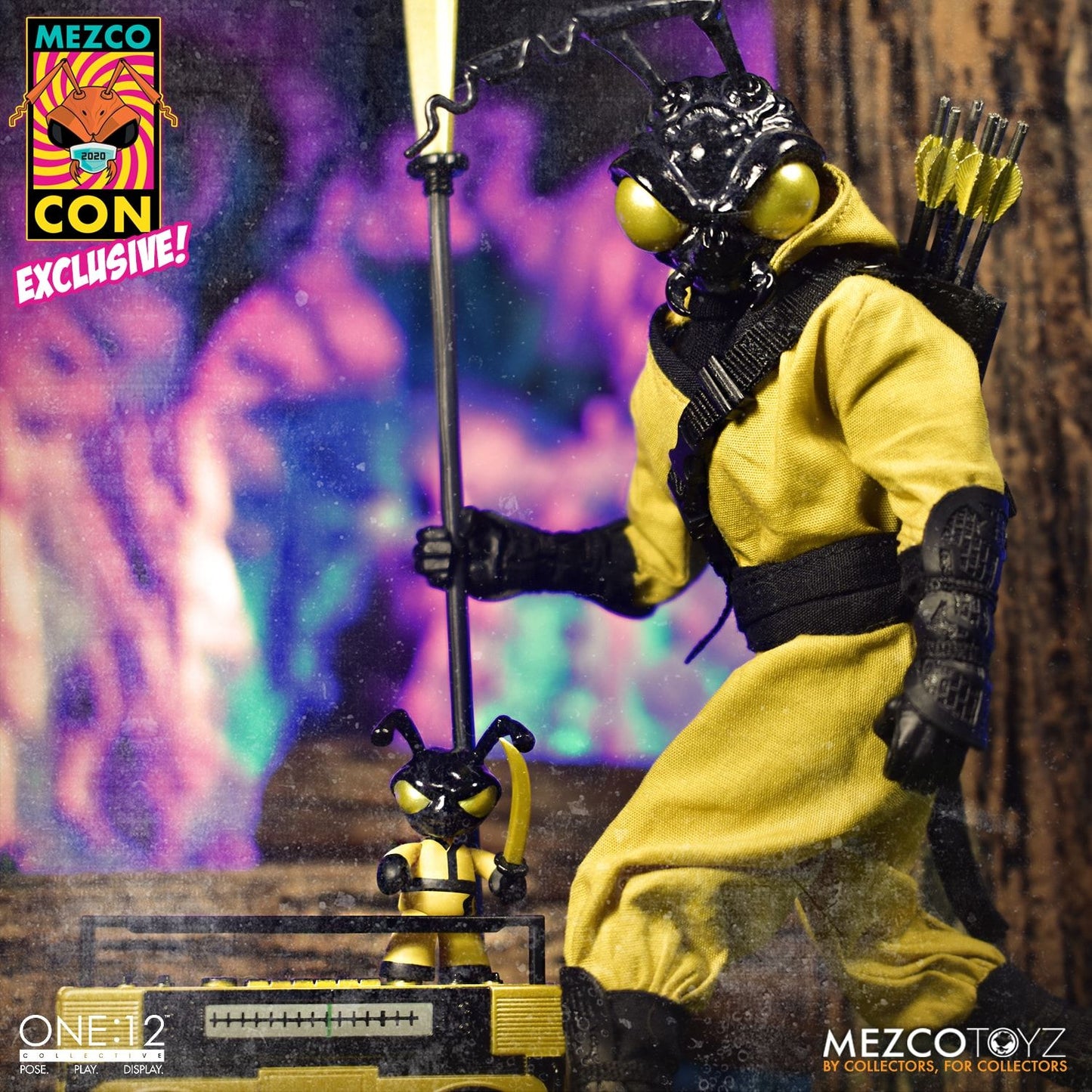 Mezco Con Booth-In-A-Box One:12 Collective Gomez - The Clan of The Golden Dragon Edition XXL Swag Set