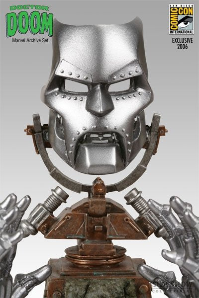 Doctor Doom 1/4 Scale Mask & Gauntlets Bust SDCC Sideshow Exclusive