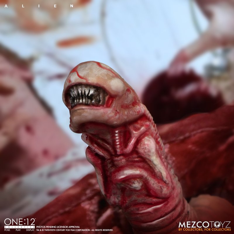 Mezco One:12 Collective Alien